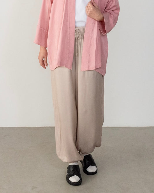 still pants / beige