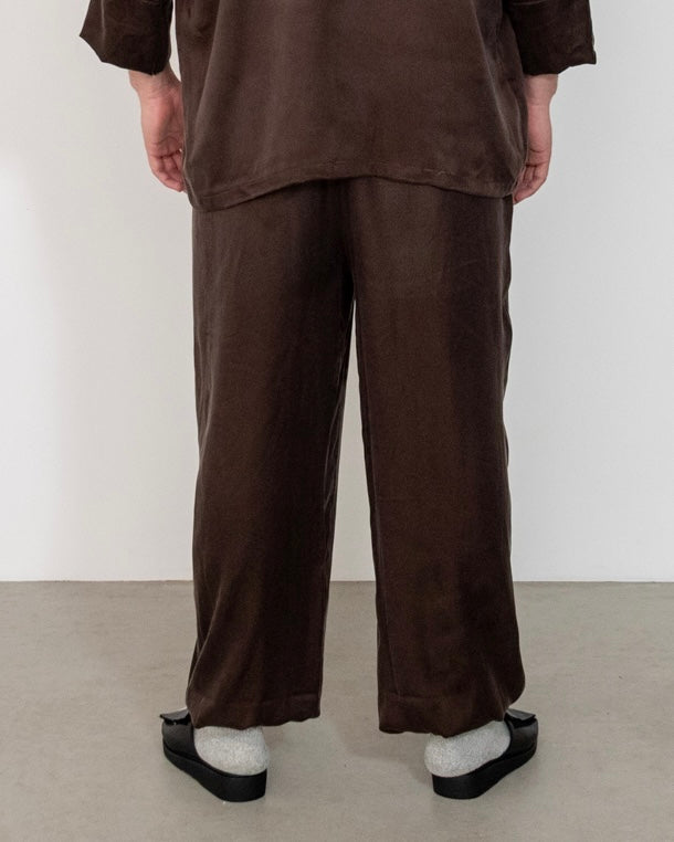 still pants / brown