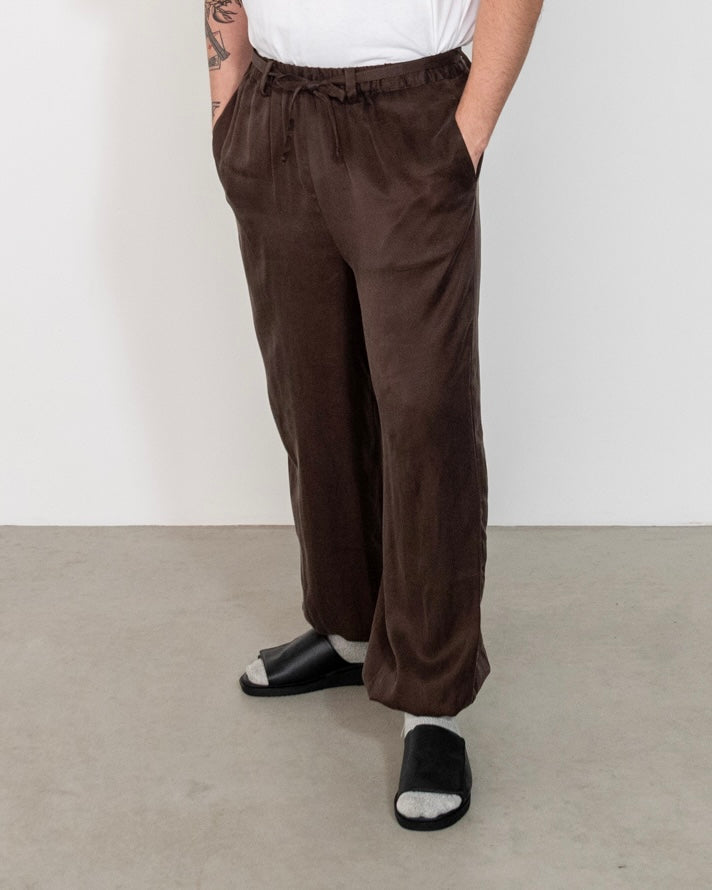 still pants / brown